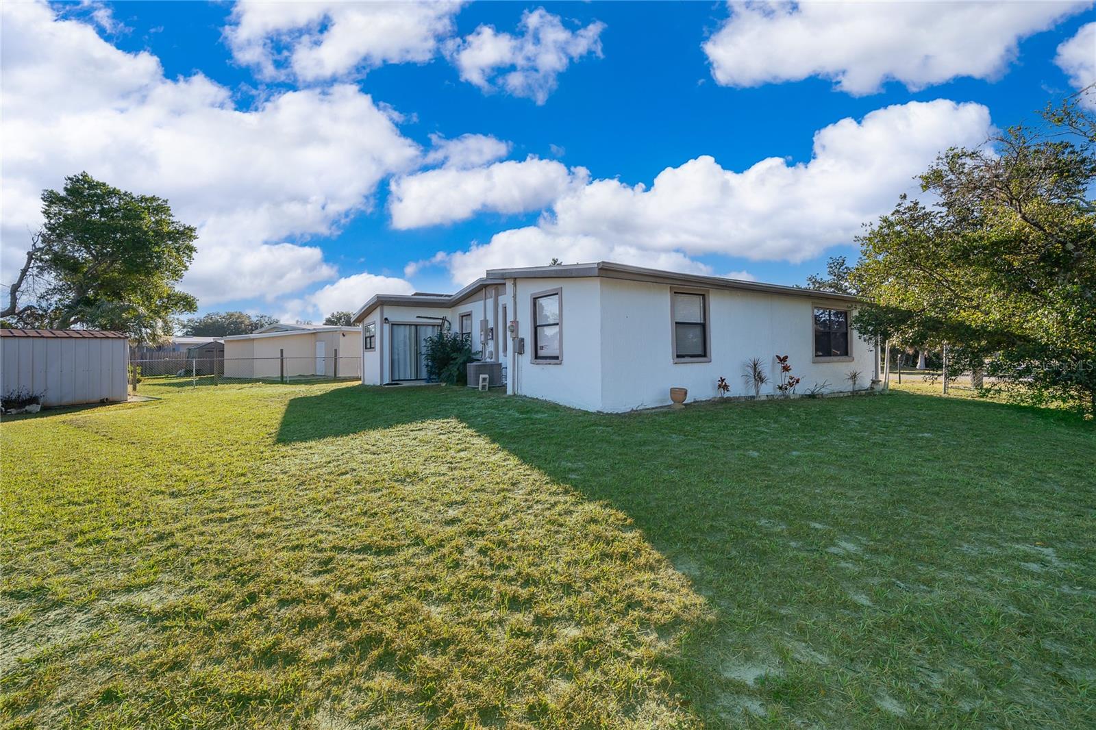 Image 28 of 28 For 944 Halstead Street