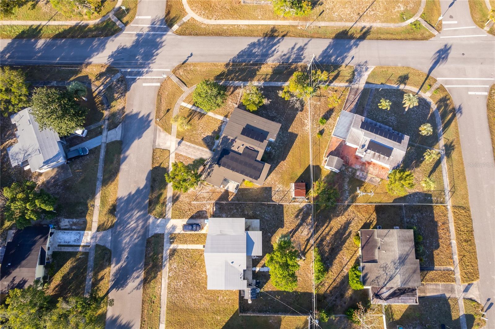 Image 4 of 28 For 944 Halstead Street