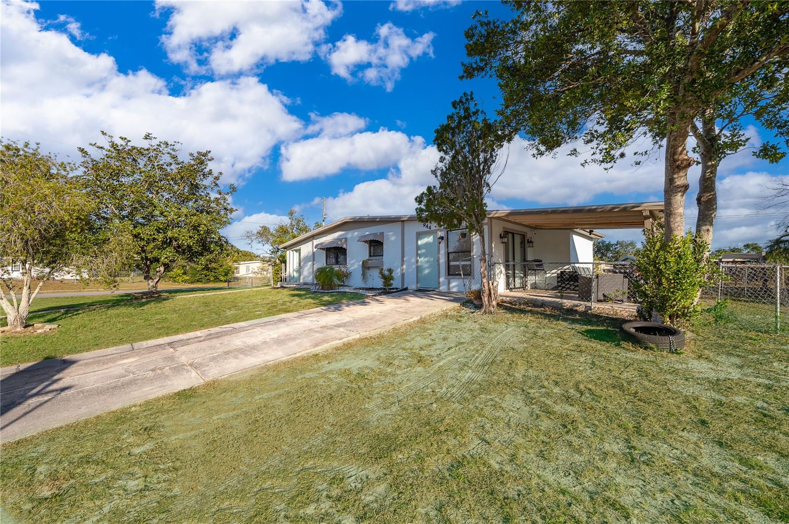 Image 5 of 28 For 944 Halstead Street