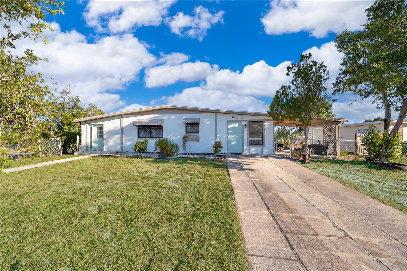 Image 6 of 28 For 944 Halstead Street