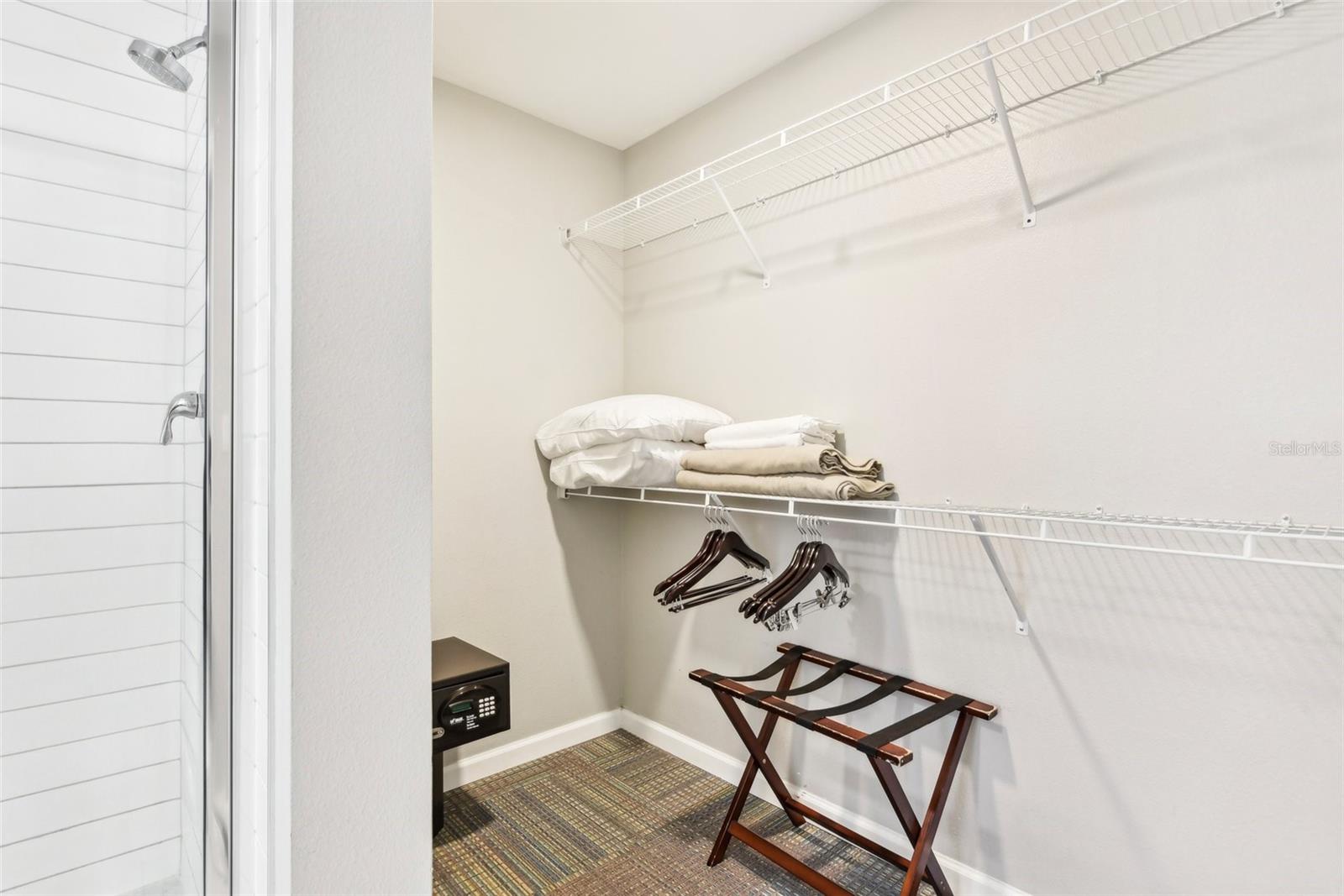 Image 24 of 31 For 14501 Grove Resort Avenue 1746