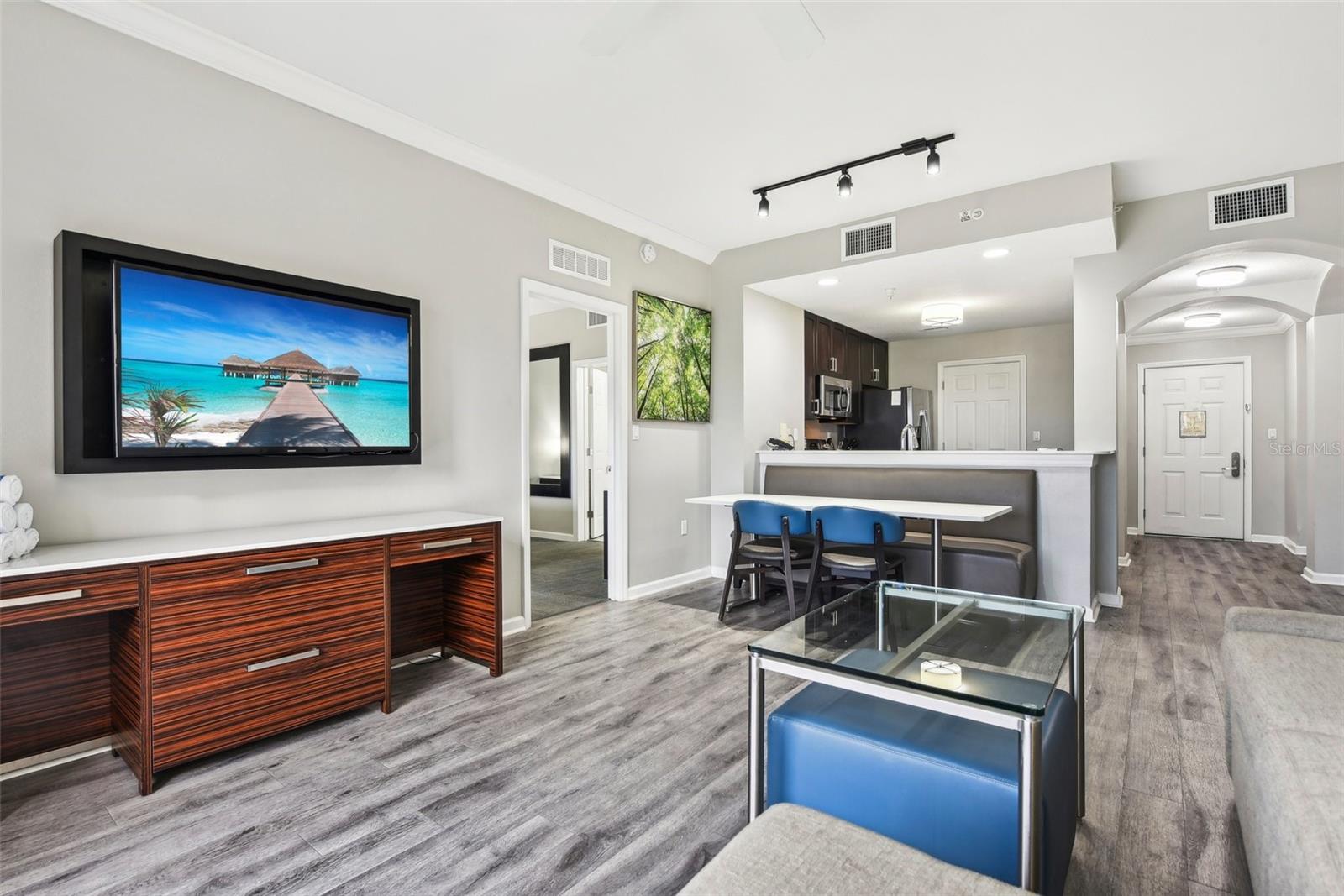 Image 5 of 31 For 14501 Grove Resort Avenue 1746