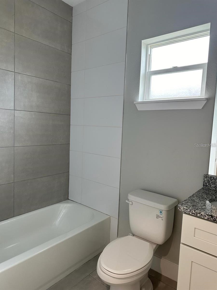 Image 5 of 13 For 439 Albatross Court B