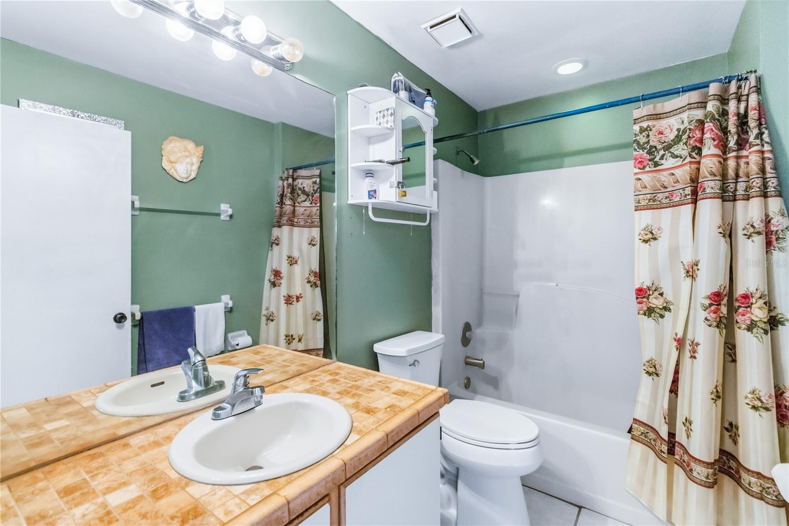 Image 15 of 16 For 1809 Edinburgh Street