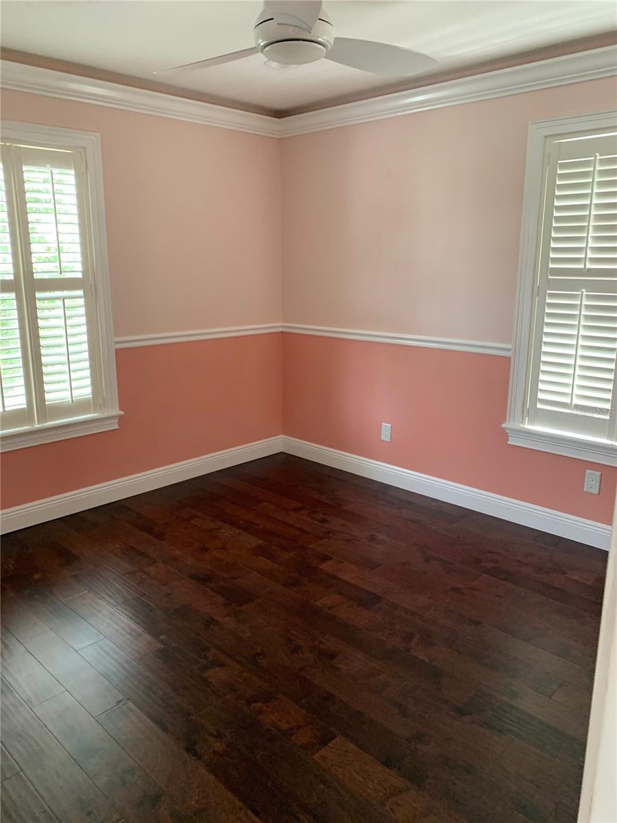 Image 17 of 31 For 910 Pawstand Road