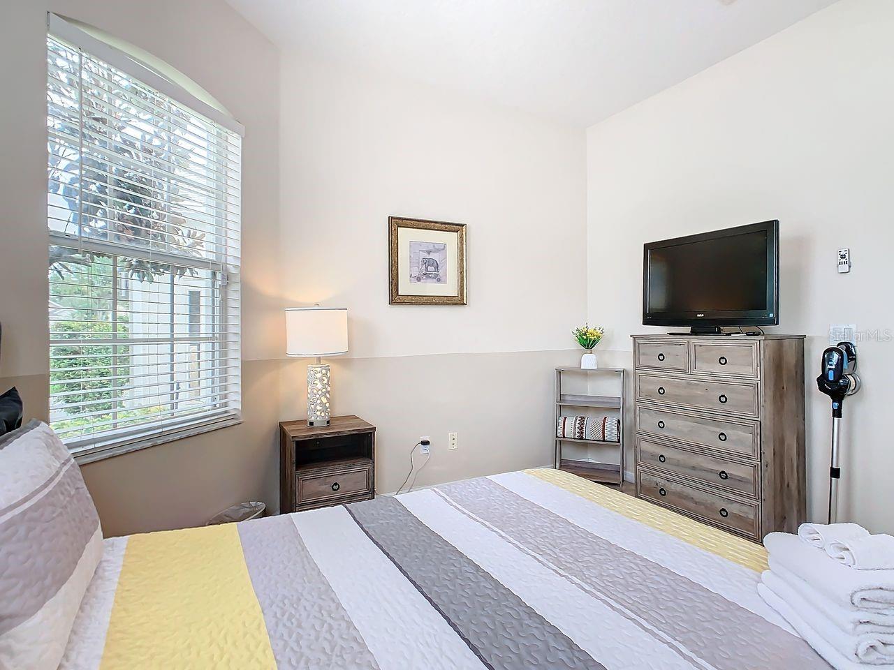 Image 14 of 50 For 349 Oxford Drive