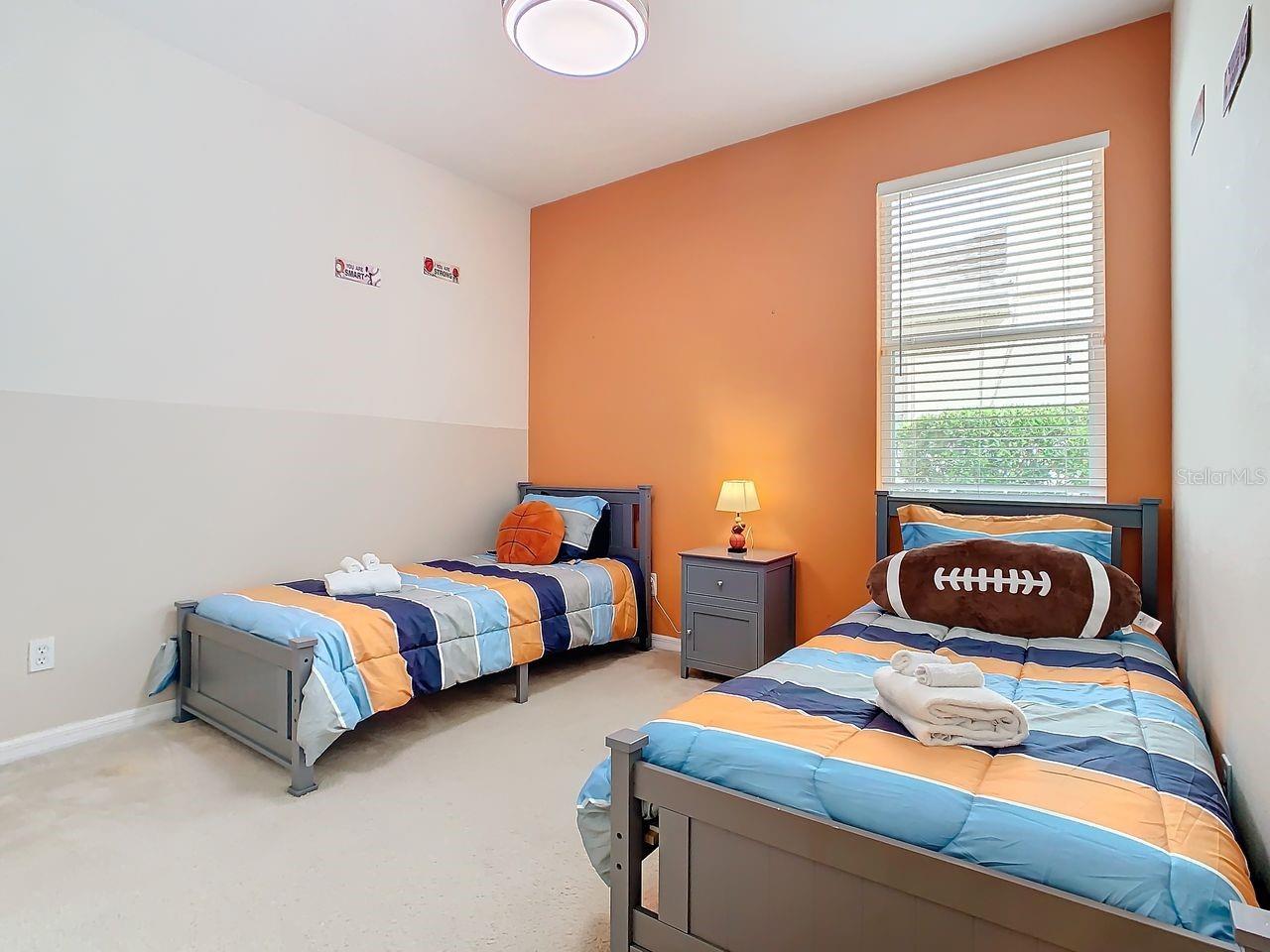 Image 16 of 50 For 349 Oxford Drive