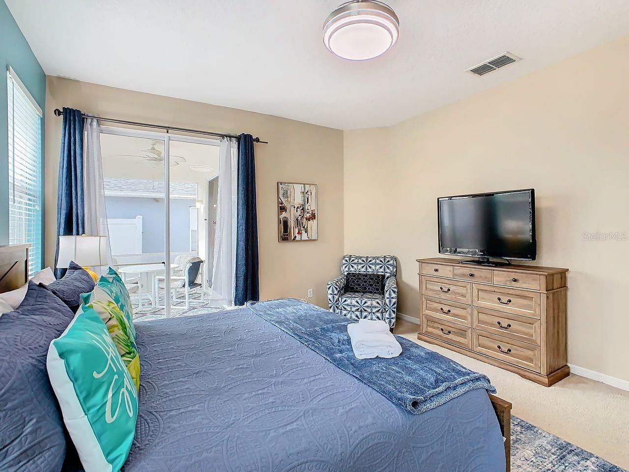 Image 23 of 50 For 349 Oxford Drive