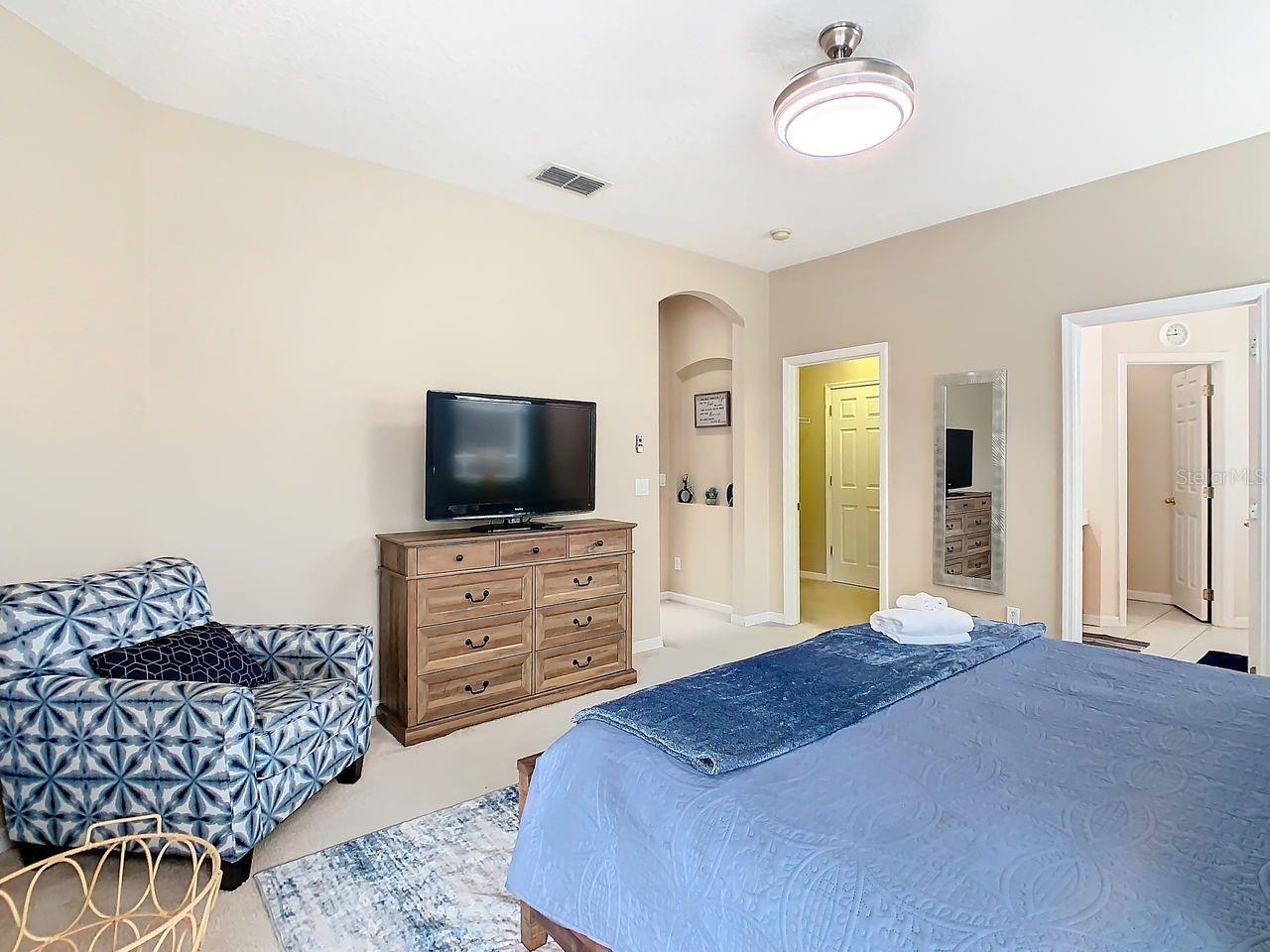 Image 24 of 50 For 349 Oxford Drive