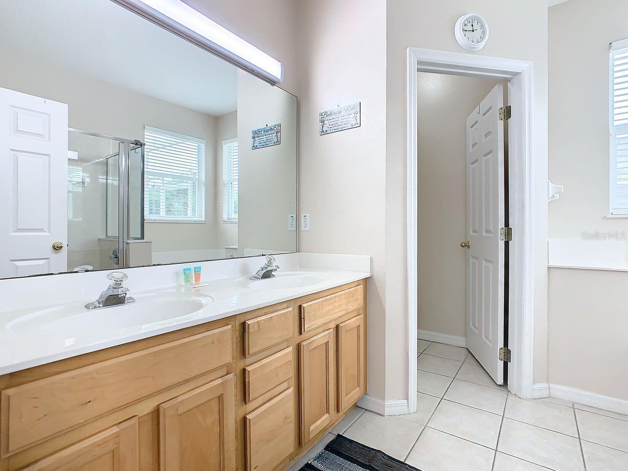 Image 25 of 50 For 349 Oxford Drive