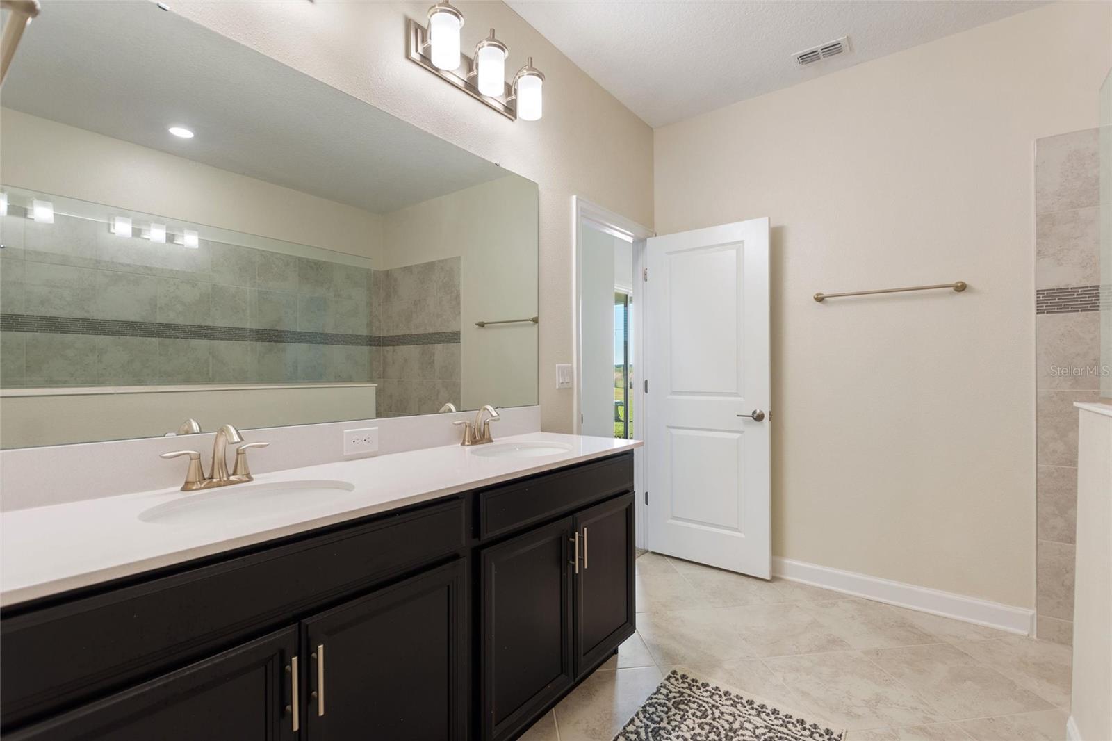 Image 30 of 98 For 1142 Trappers Trail Loop