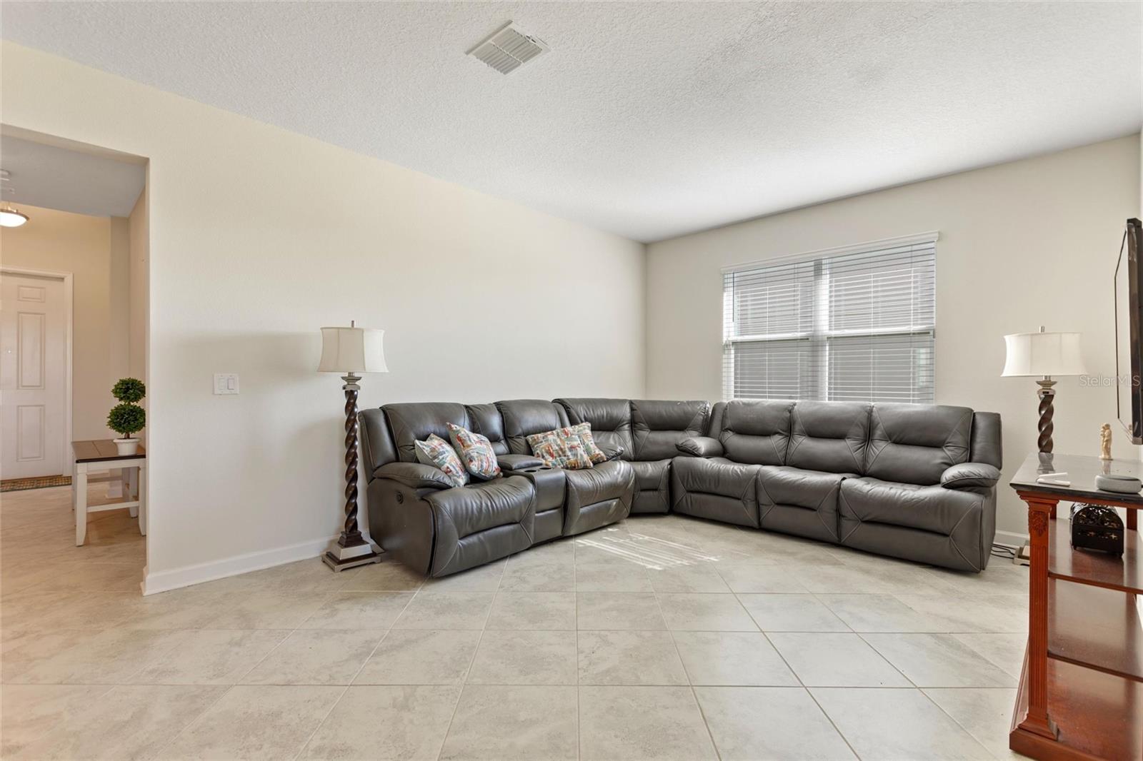 Image 7 of 98 For 1142 Trappers Trail Loop