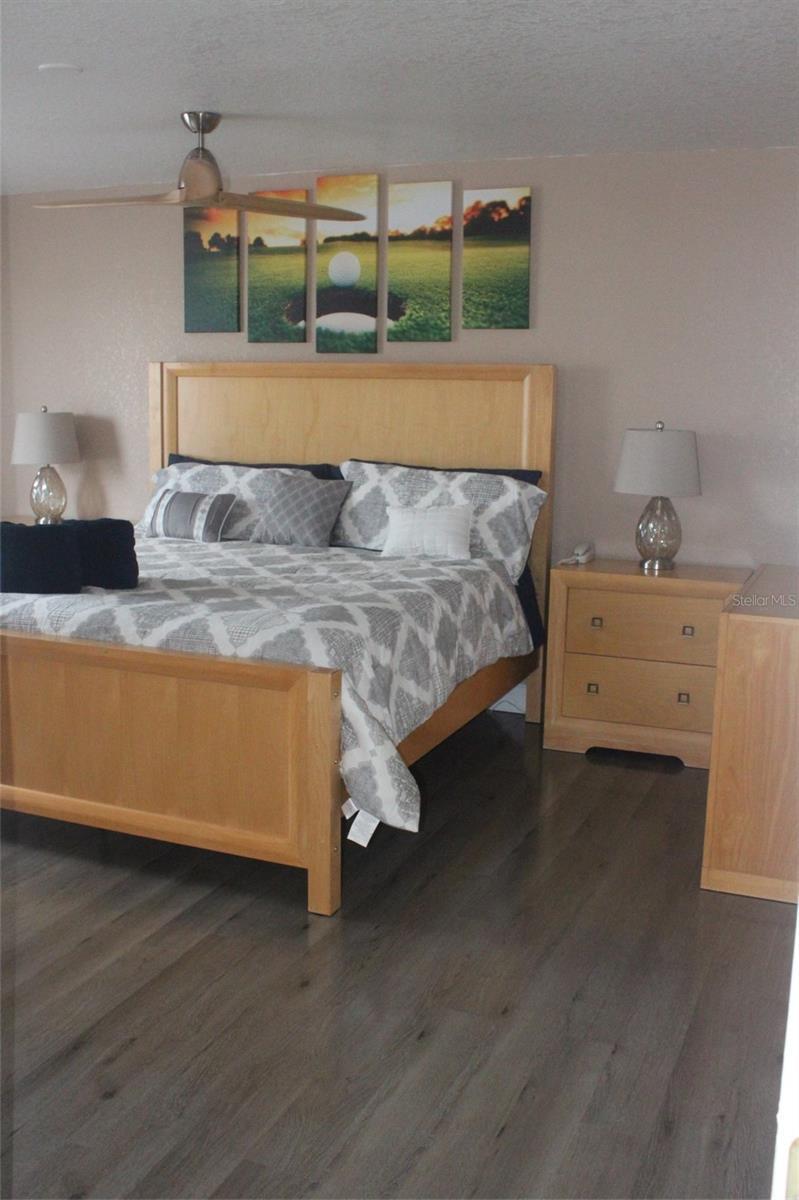 Image 13 of 56 For 332 Gleneagles Drive