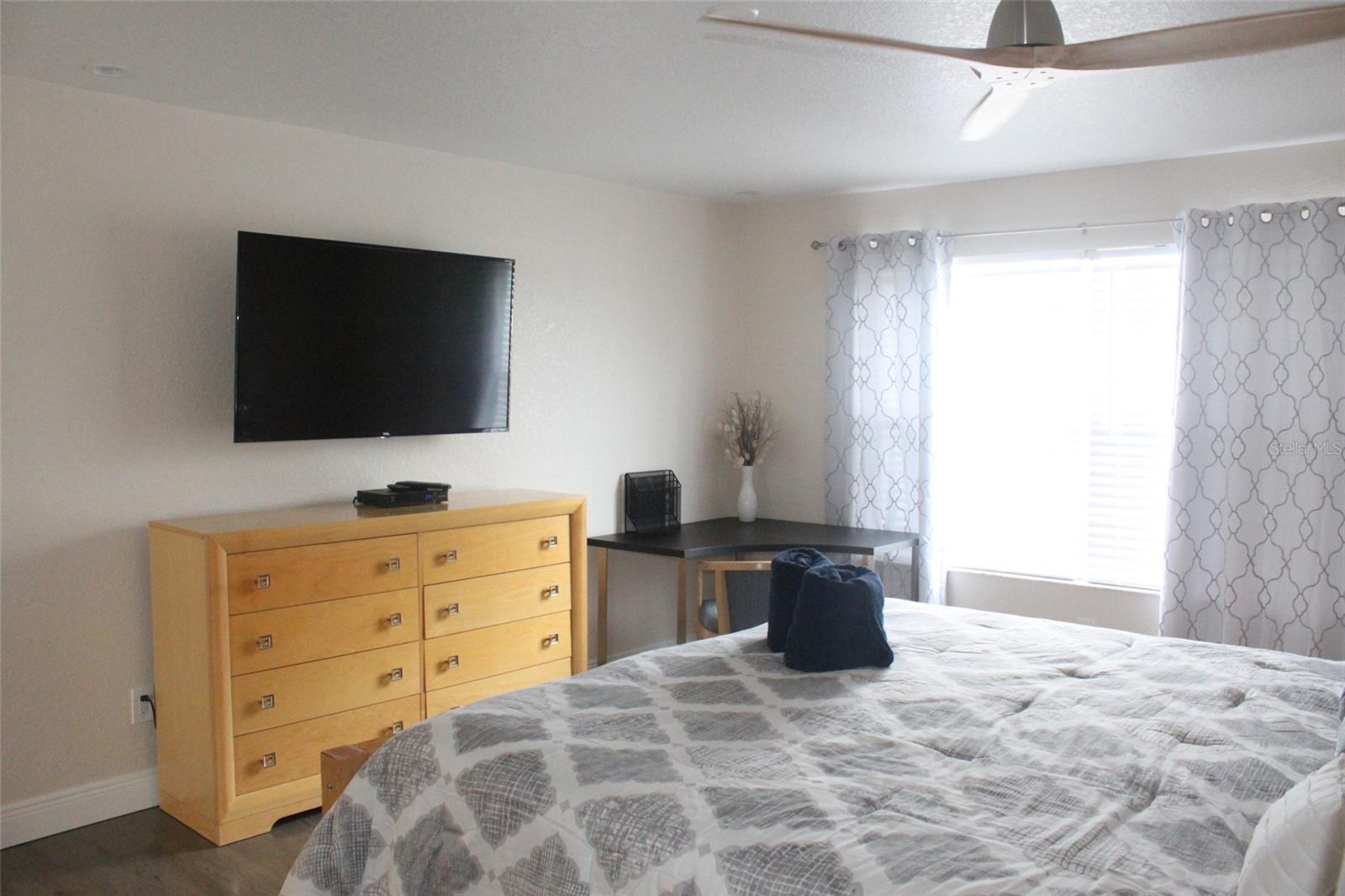 Image 14 of 56 For 332 Gleneagles Drive