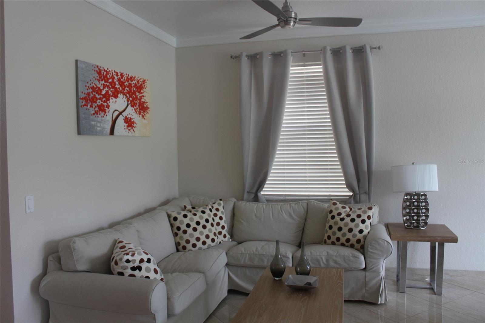 Image 8 of 56 For 332 Gleneagles Drive