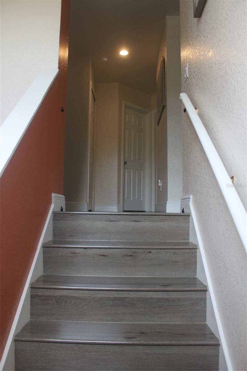 Image 9 of 56 For 332 Gleneagles Drive