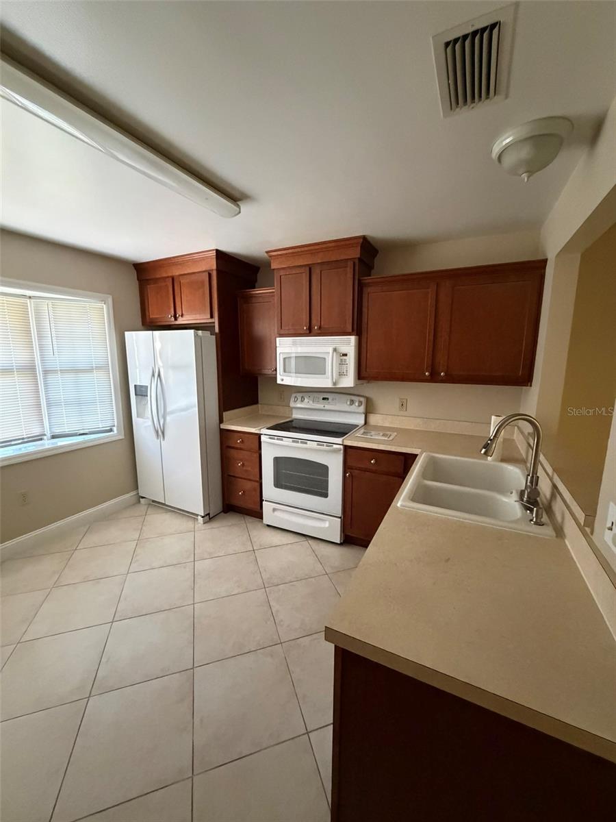 Image 10 of 27 For 1120 Monroe Avenue