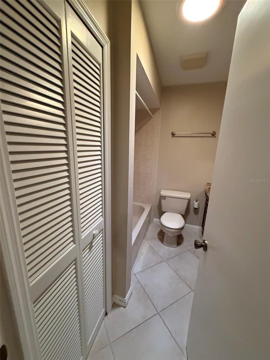 Image 18 of 27 For 1120 Monroe Avenue