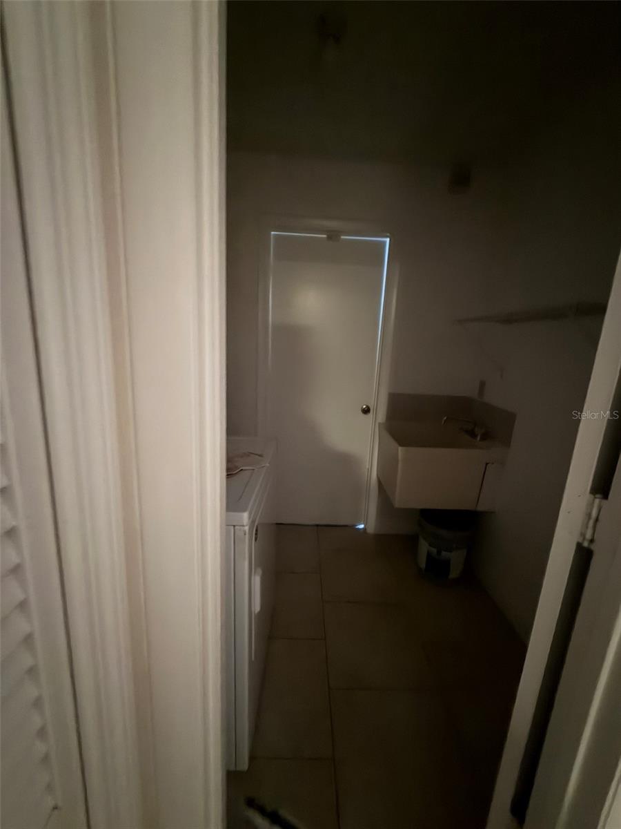 Image 24 of 27 For 1120 Monroe Avenue