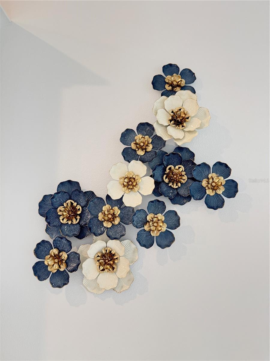 Image 17 of 73 For 7117 Dilly Lake Avenue