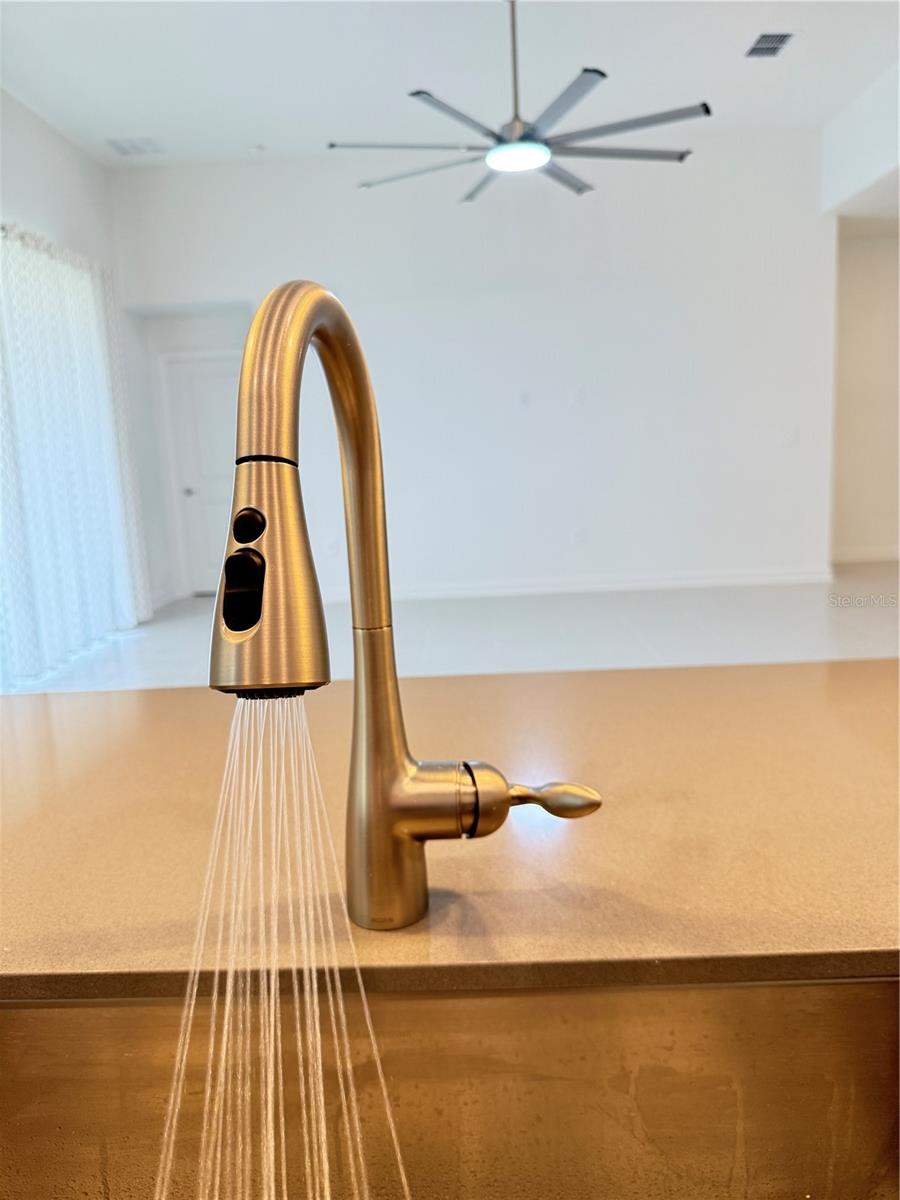 Image 19 of 73 For 7117 Dilly Lake Avenue