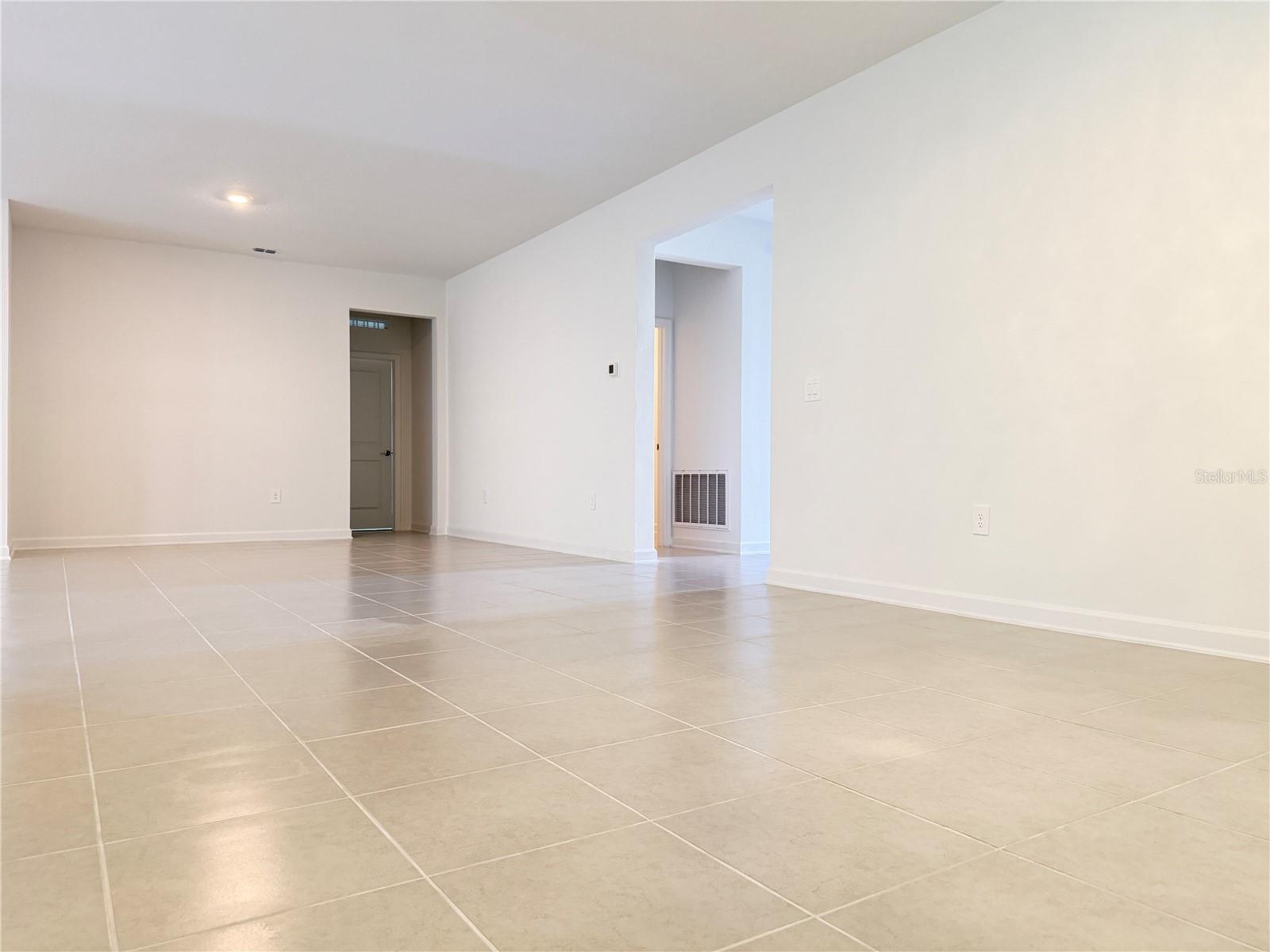 Image 40 of 73 For 7117 Dilly Lake Avenue