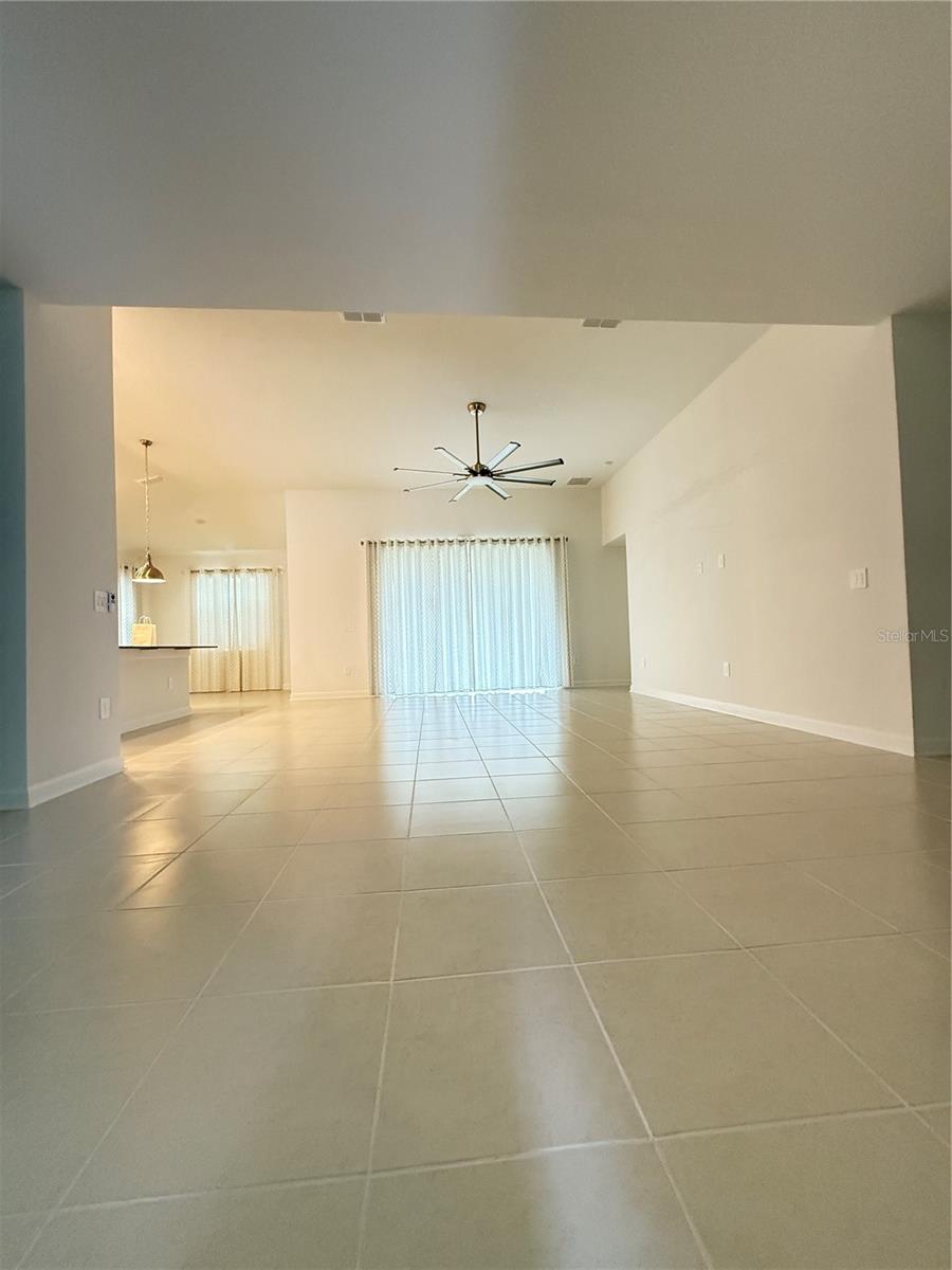 Image 58 of 73 For 7117 Dilly Lake Avenue