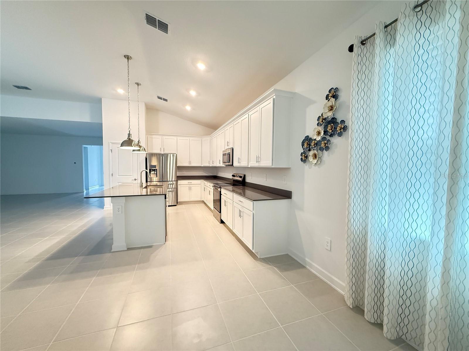 Image 62 of 73 For 7117 Dilly Lake Avenue