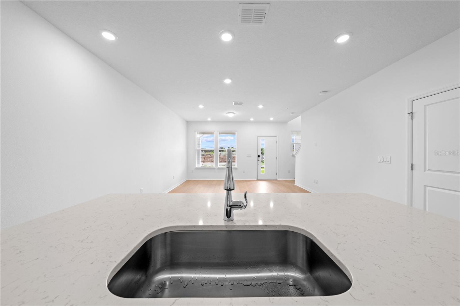 Image 5 of 50 For 11248 Blue Bay Drive