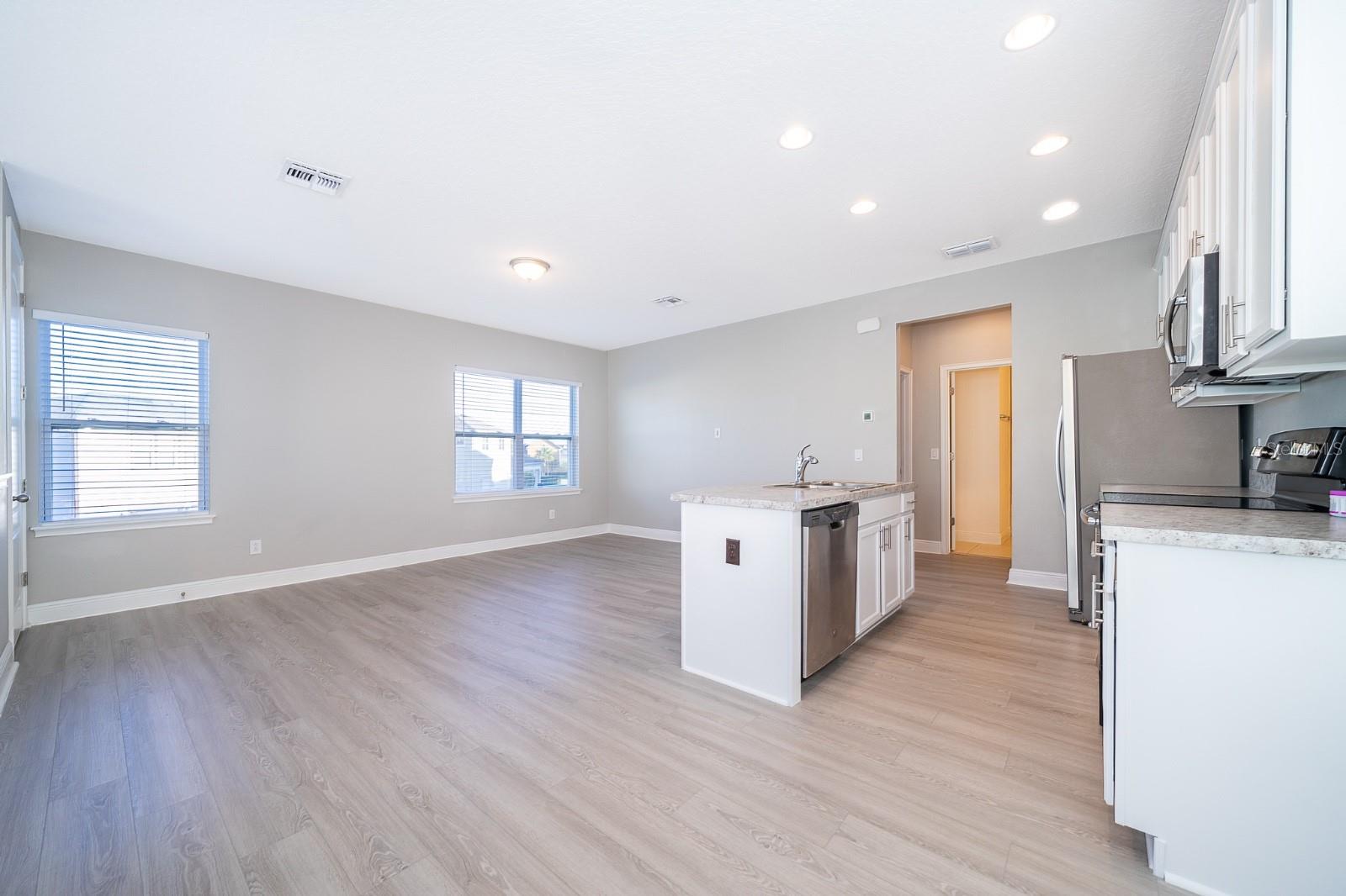 Image 7 of 13 For 13541 Doisy St