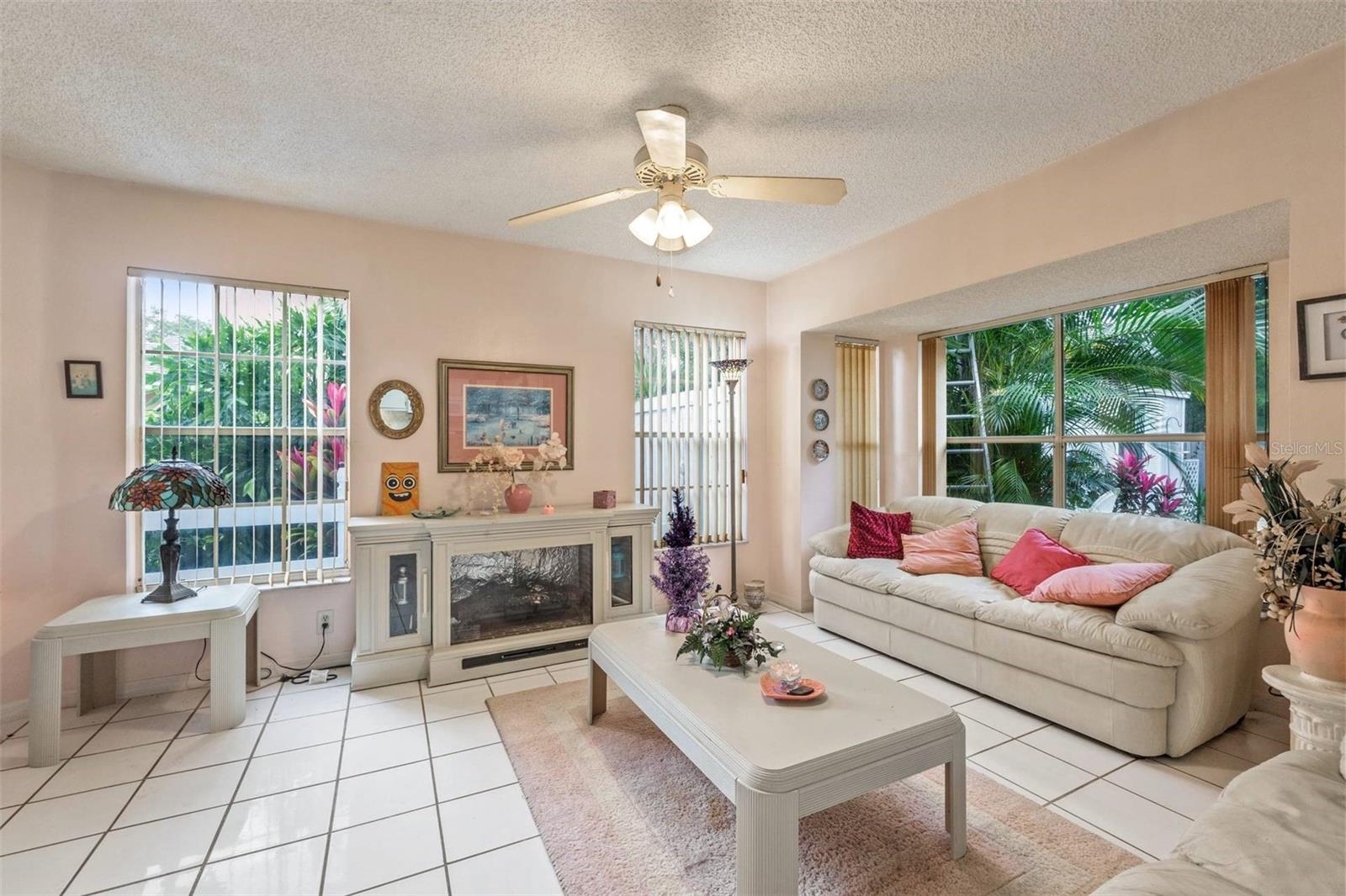 Image 4 of 27 For 1208 Citrus Oaks Avenue