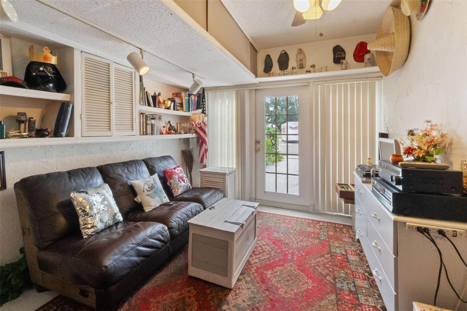 Image 8 of 27 For 1208 Citrus Oaks Avenue