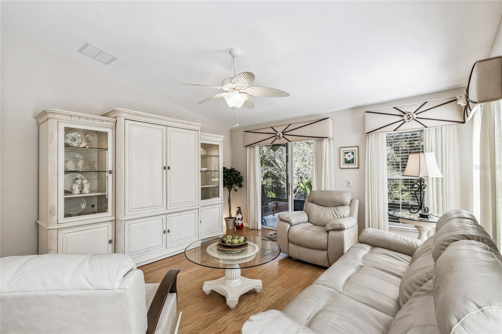 Image 11 of 52 For 513 Vineyard Way