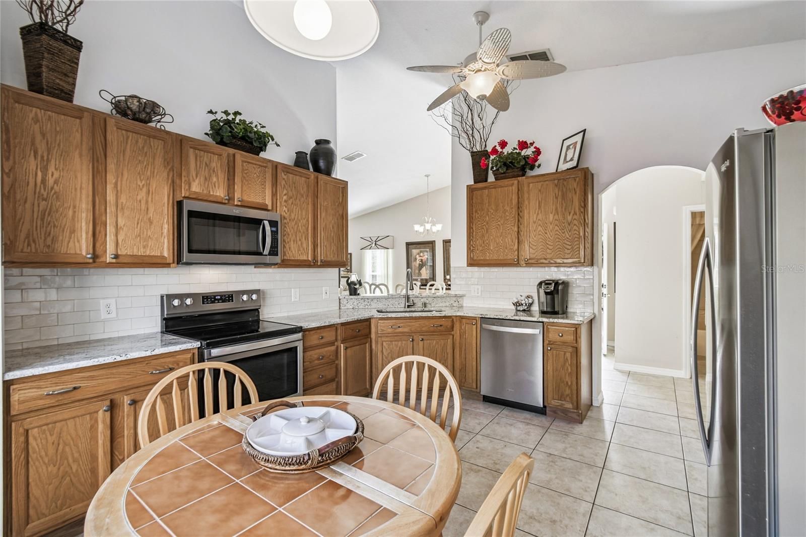 Image 12 of 52 For 513 Vineyard Way