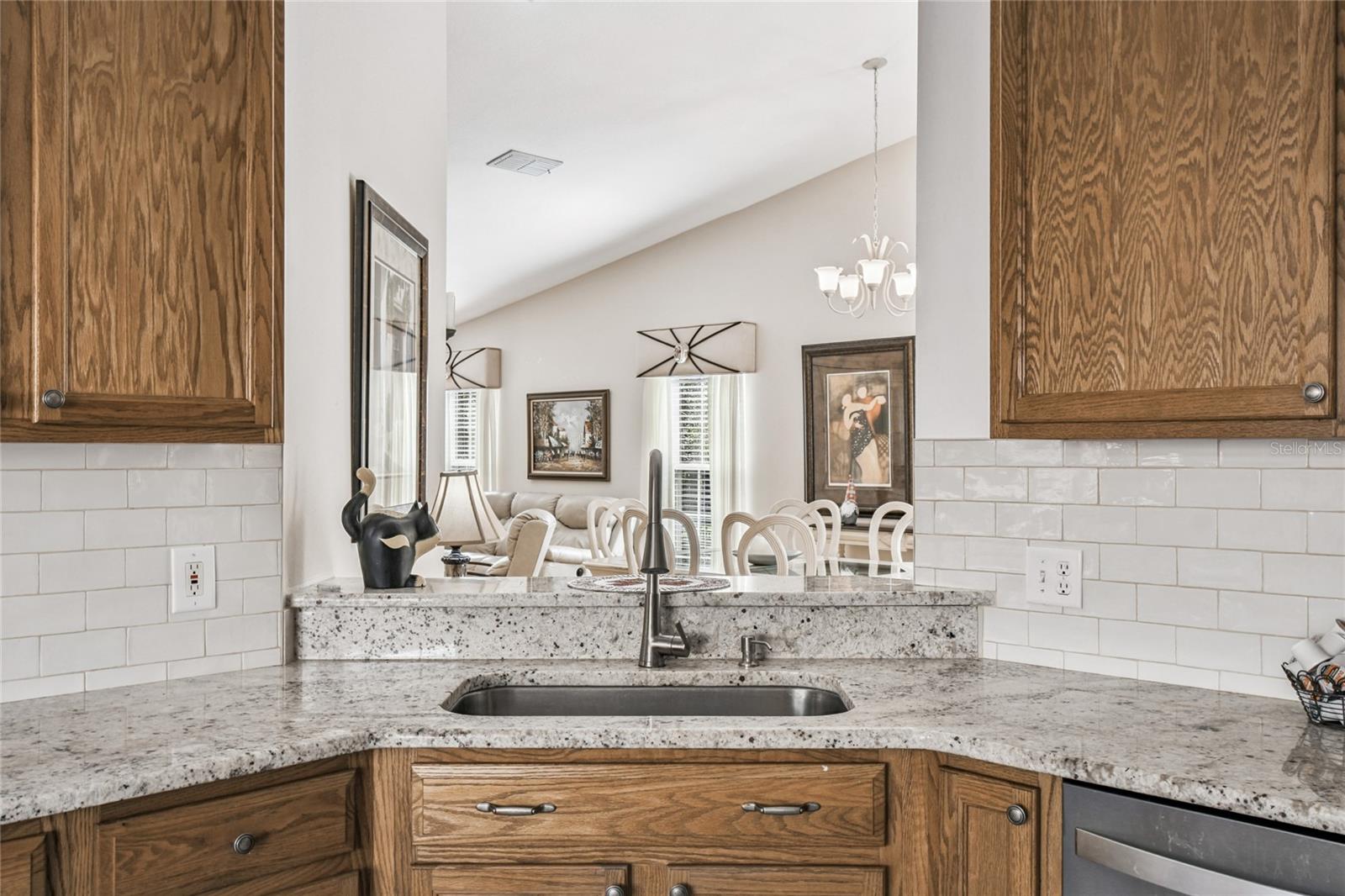 Image 17 of 52 For 513 Vineyard Way