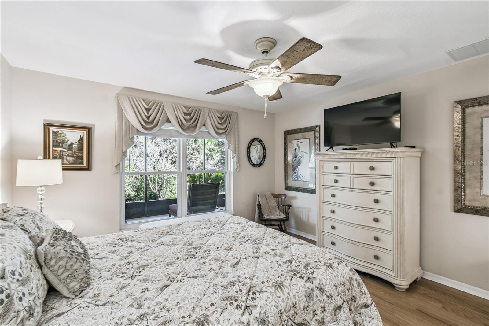 Image 21 of 52 For 513 Vineyard Way