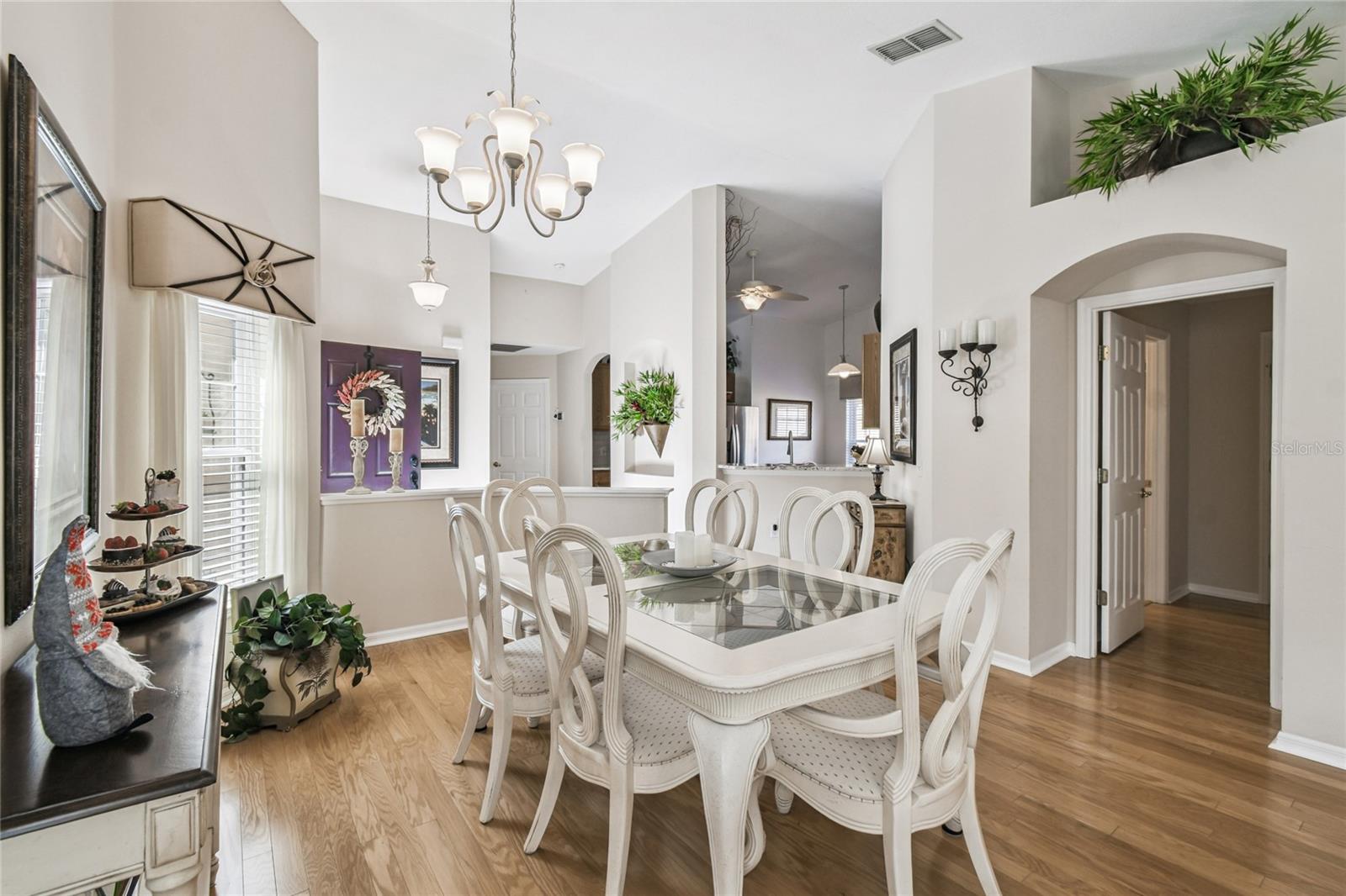 Image 5 of 52 For 513 Vineyard Way