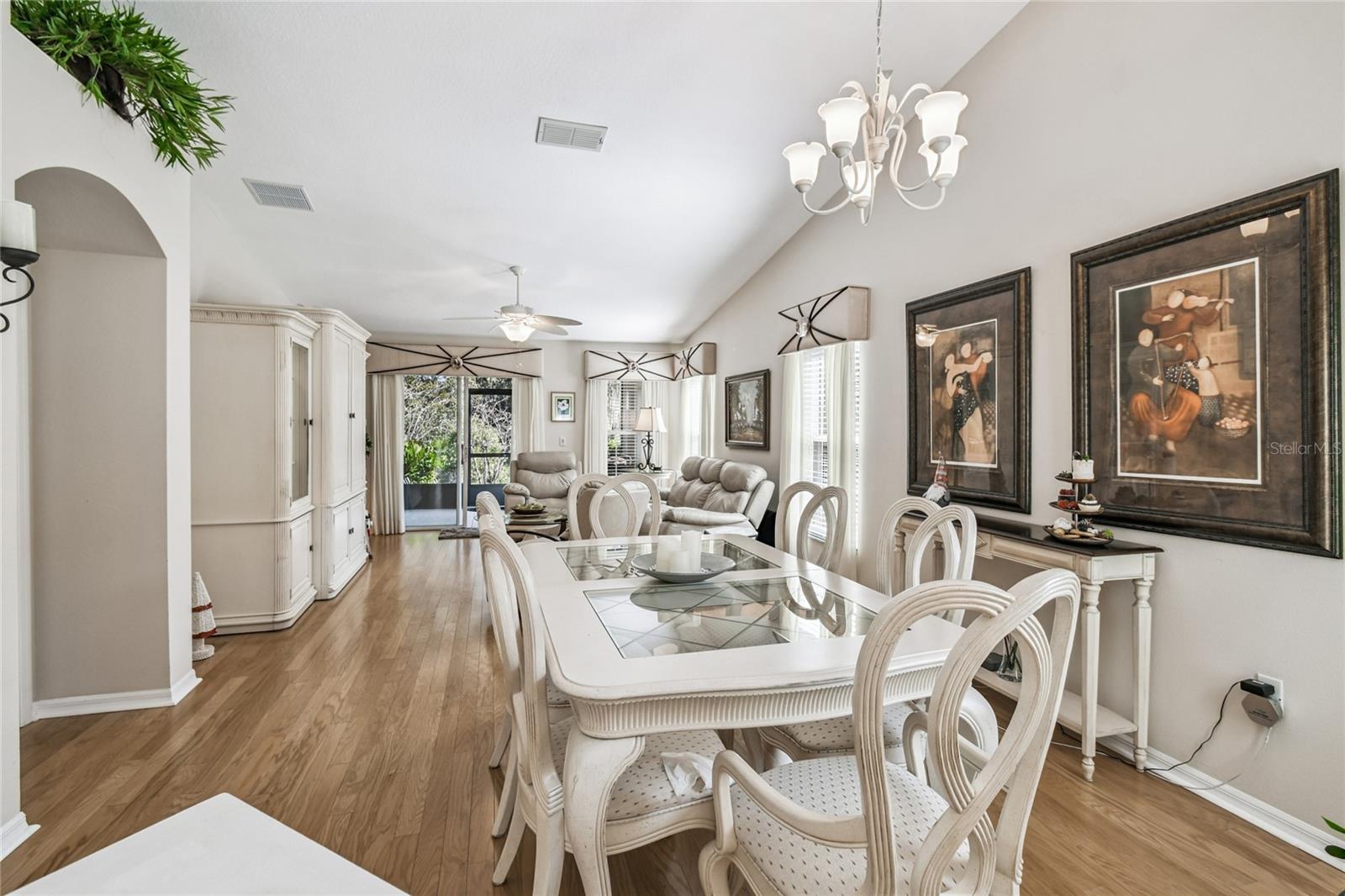 Image 7 of 52 For 513 Vineyard Way