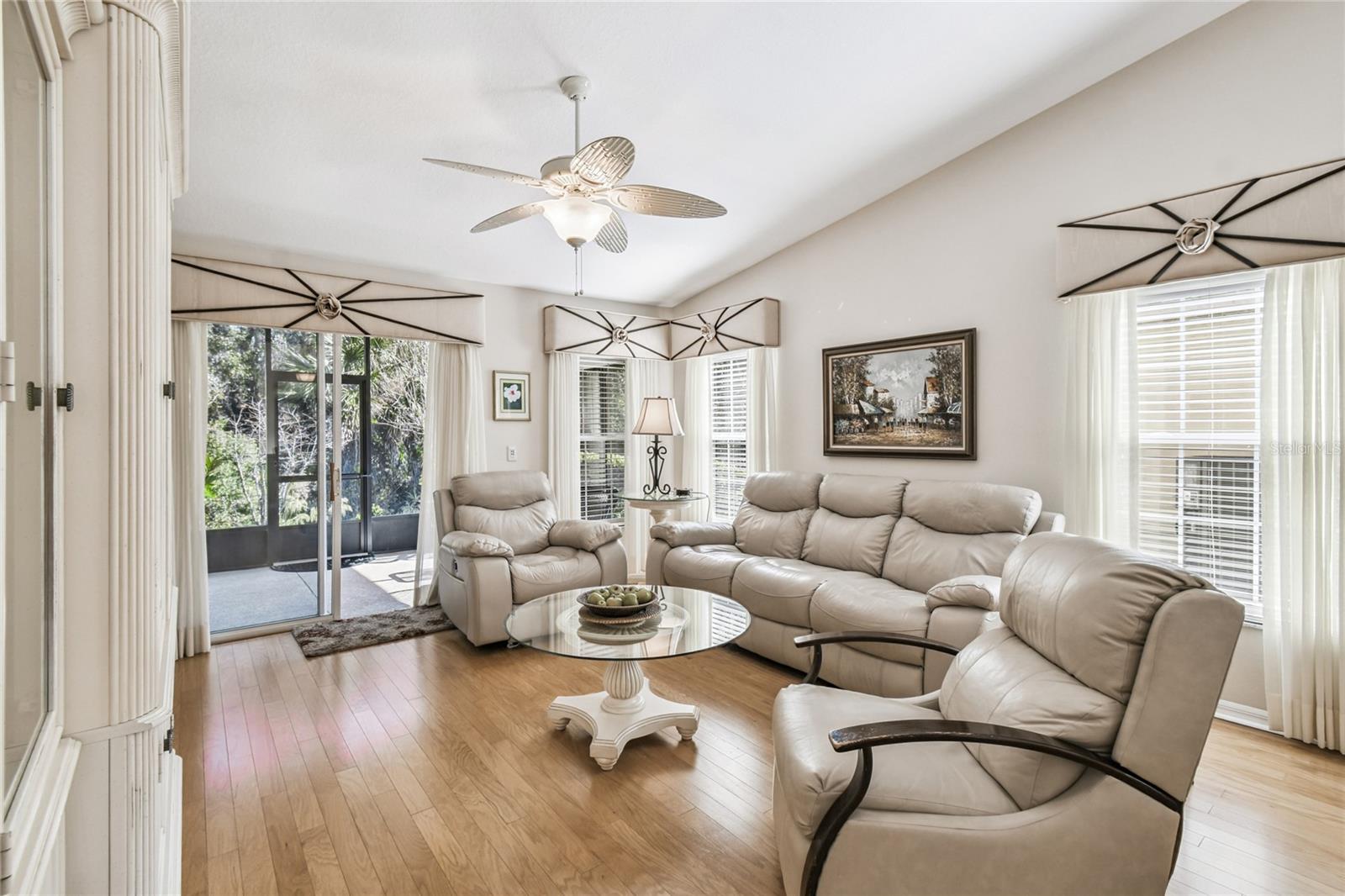 Image 9 of 52 For 513 Vineyard Way