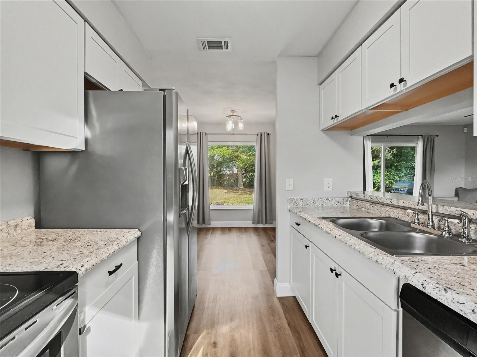 Image 11 of 29 For 109 Wild Elm Court