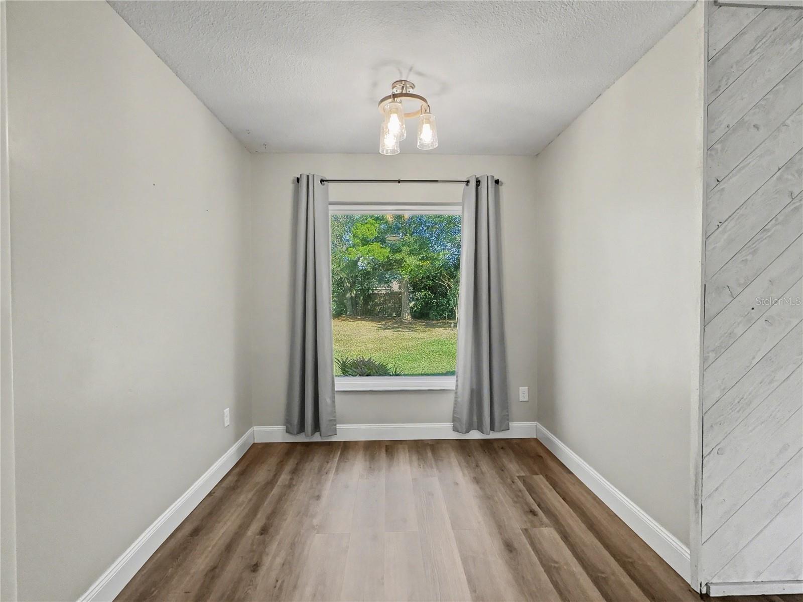 Image 12 of 29 For 109 Wild Elm Court