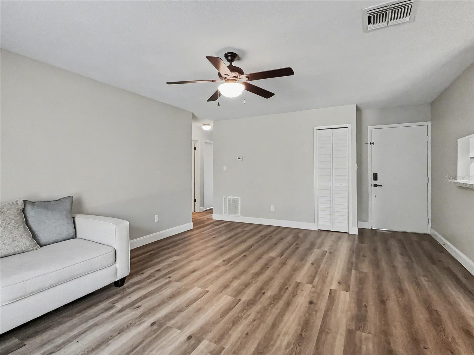 Image 7 of 29 For 109 Wild Elm Court