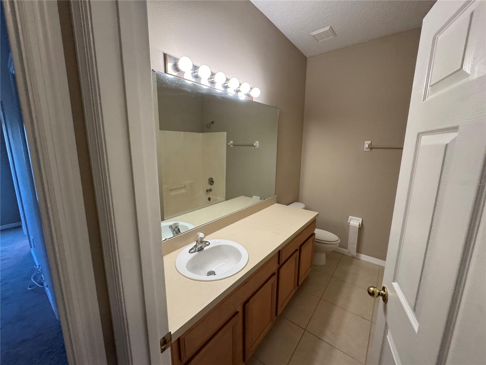 Image 18 of 33 For 2077 Great Falls Way