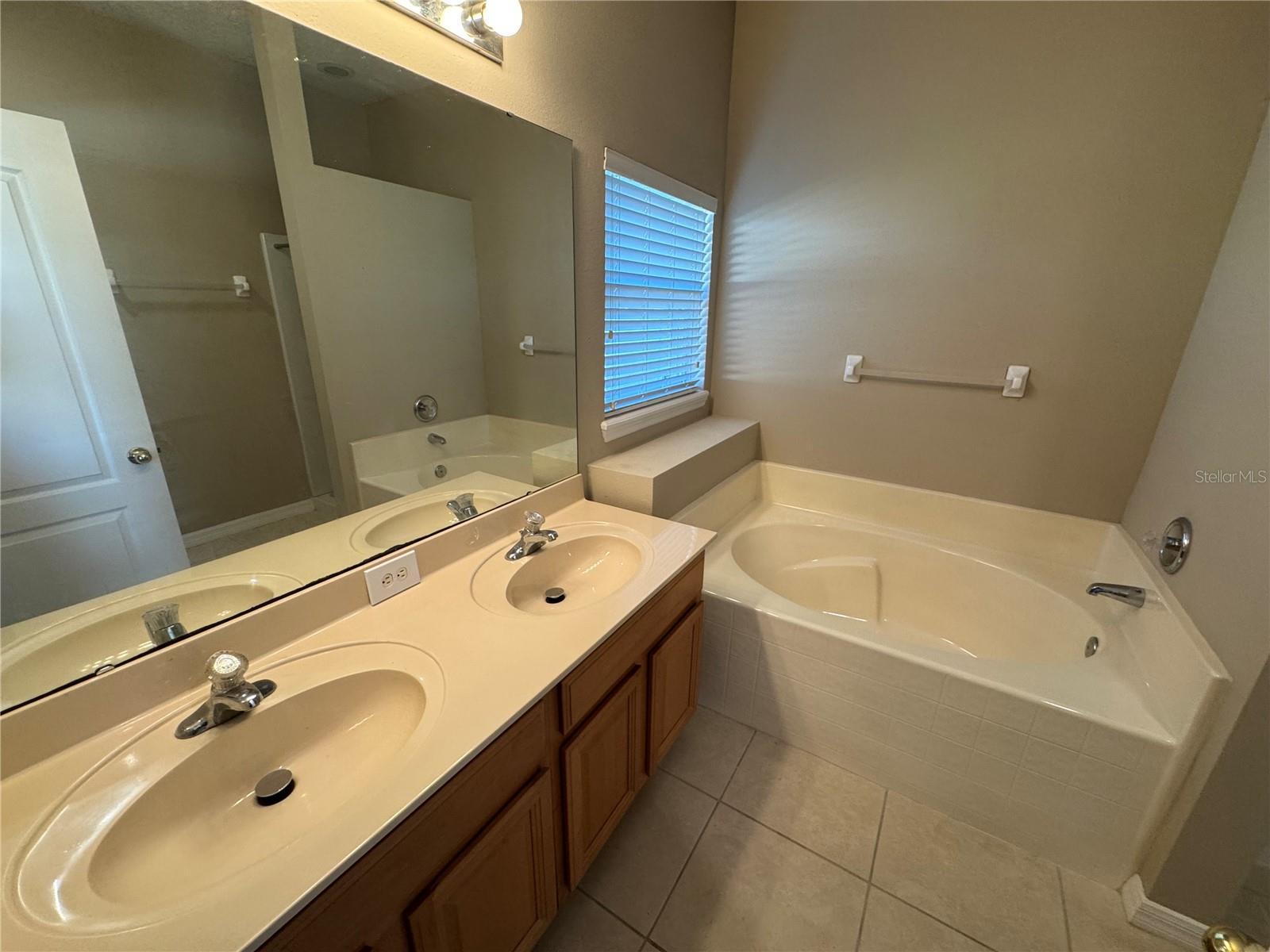 Image 22 of 33 For 2077 Great Falls Way