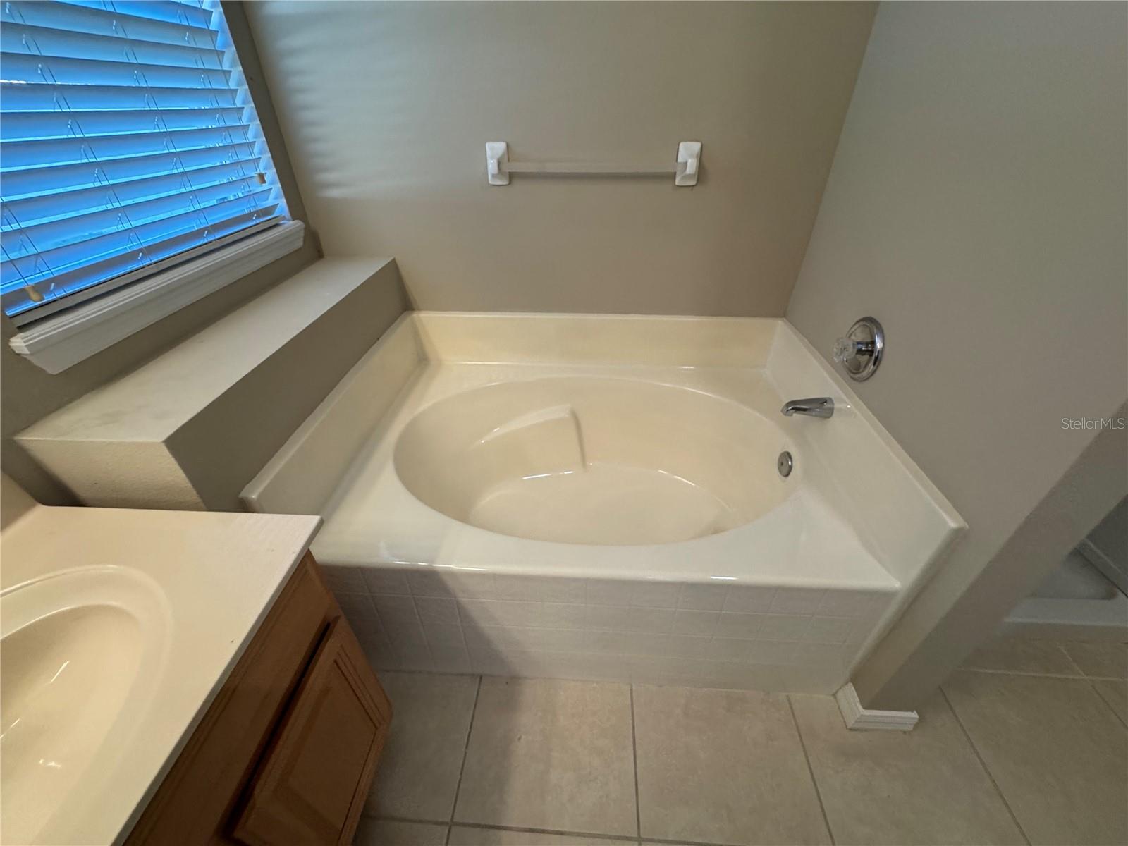 Image 23 of 33 For 2077 Great Falls Way