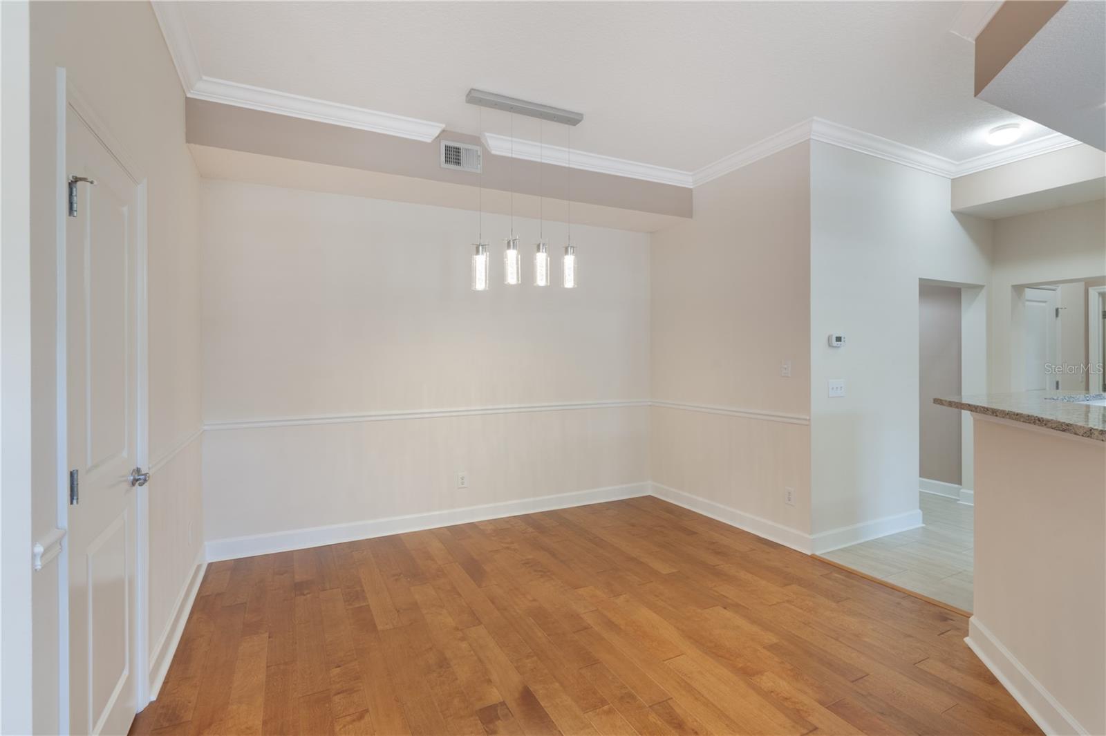 Image 6 of 36 For 1231 Wright Circle 108