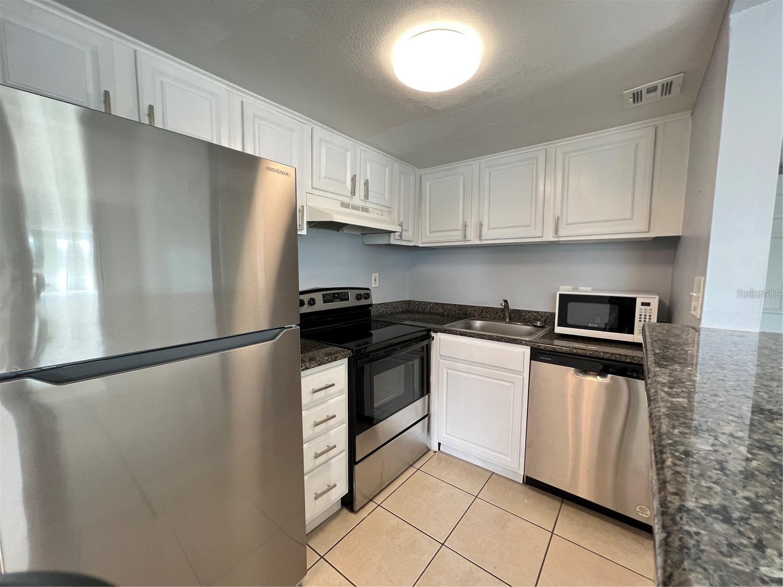 Image 4 of 18 For 2535 Alafaya Trail 65