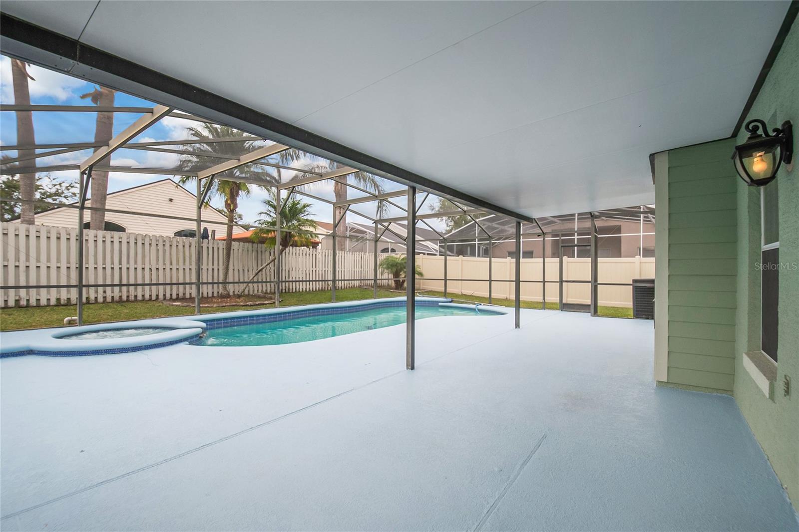 Image 25 of 45 For 2705 Stone Oak Drive