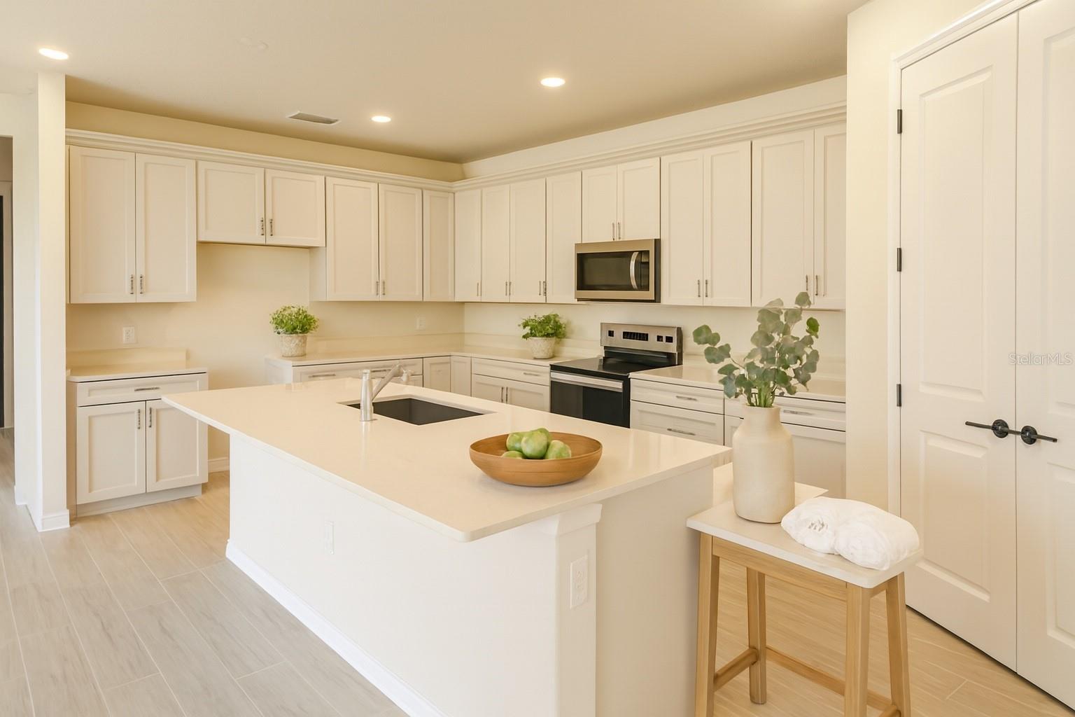 Image 3 of 23 For 6735 Willow View Avenue