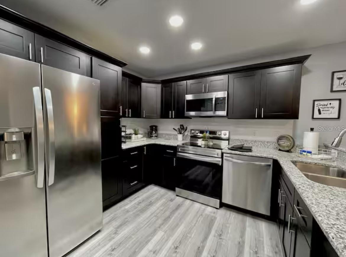 Image 8 of 28 For 2798 Club Cortile Circle A